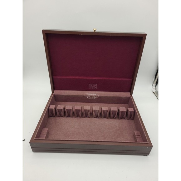 Wm Rogers Flatware Service For 8 Extra Silver Plate Tarnish Proof Chest - Picture 3 of 16